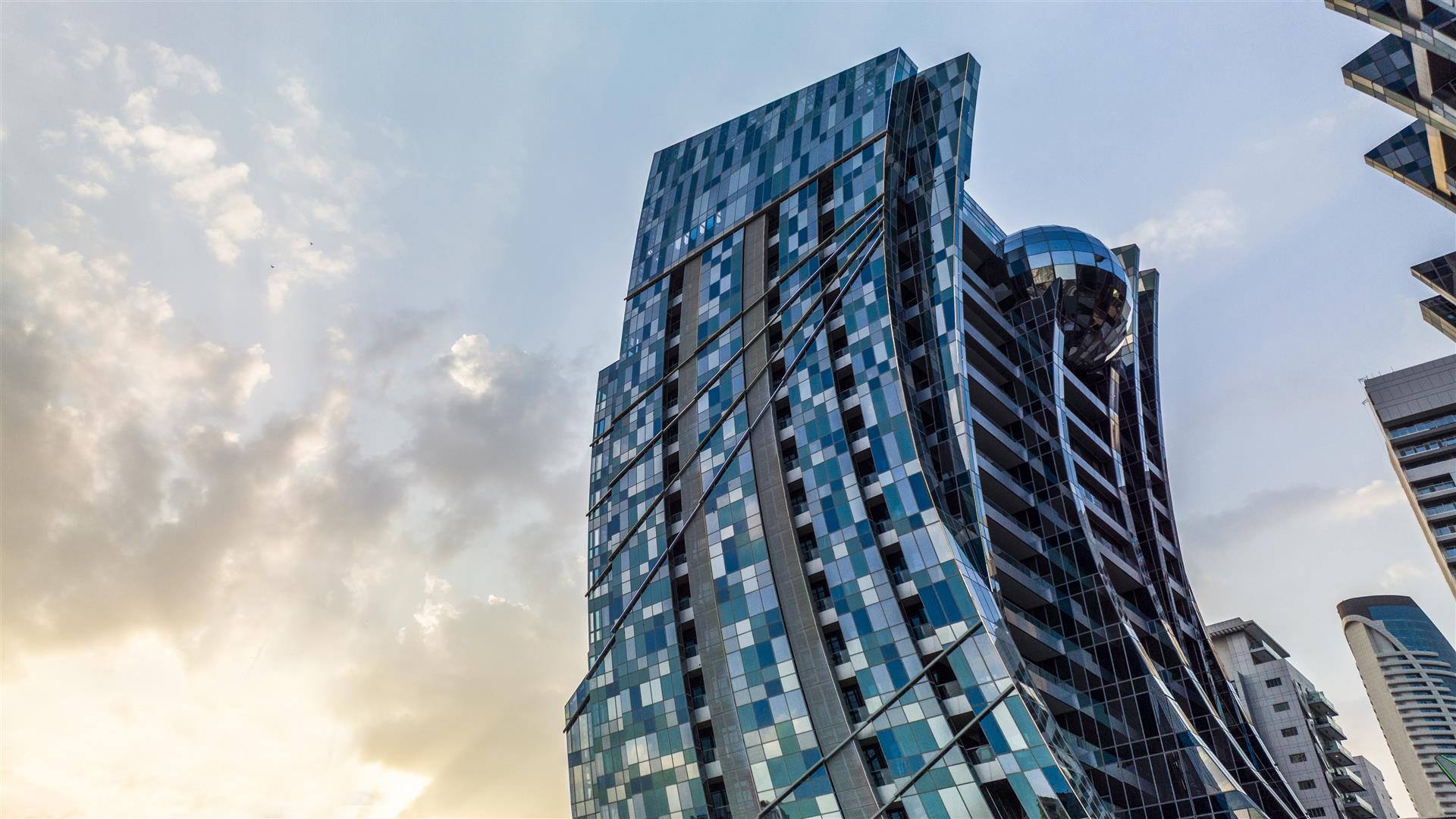 2 bed property in Da Vinci Tower, Dubai